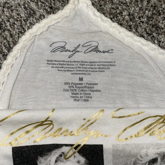 Marilyn Monroe spaghetti strap Tank top.  woman’s size medium - Picture 5 of 5